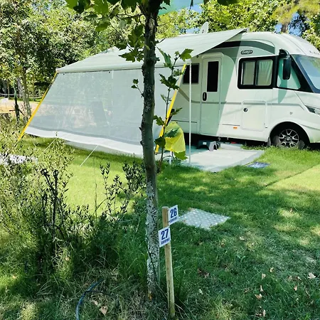 Campsite Baia Di Village *
